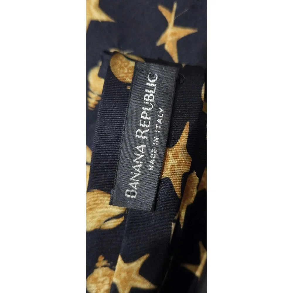 Banana Republic Starfish And Shells Neck Tie‎ 100% Silk Blue/Gold